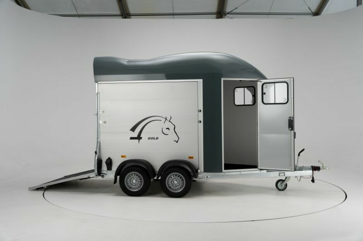 Cheval Pferdeanhänger mit Aluboden/-wände, Sattelkammer und Tempo 100 km/h - AKTION gilt nur für Lageranhänger