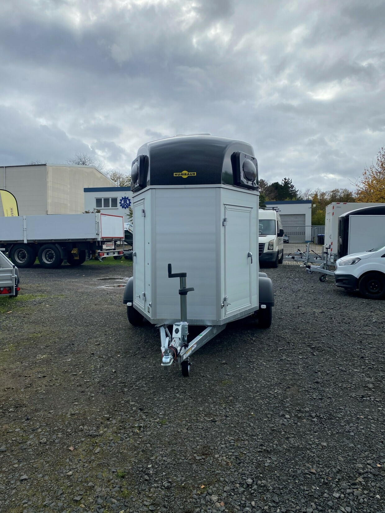 Humbaur Pferdeanhänger Equitos Alu Plus