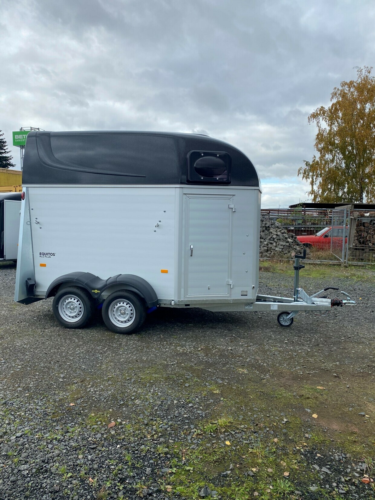 Humbaur Pferdeanhänger Equitos Alu Plus