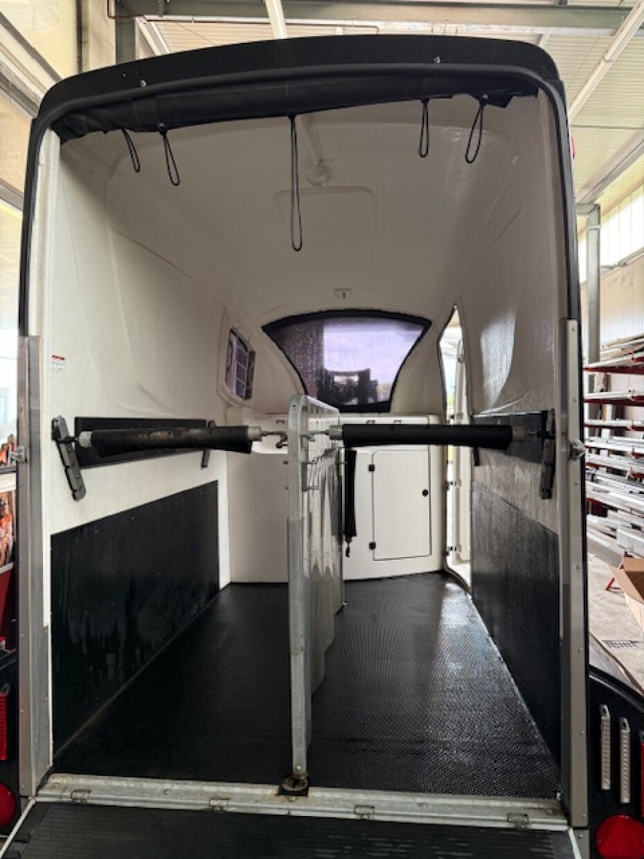 Humbaur Pferdeanhänger Maximus Deluxe - Top Zustand