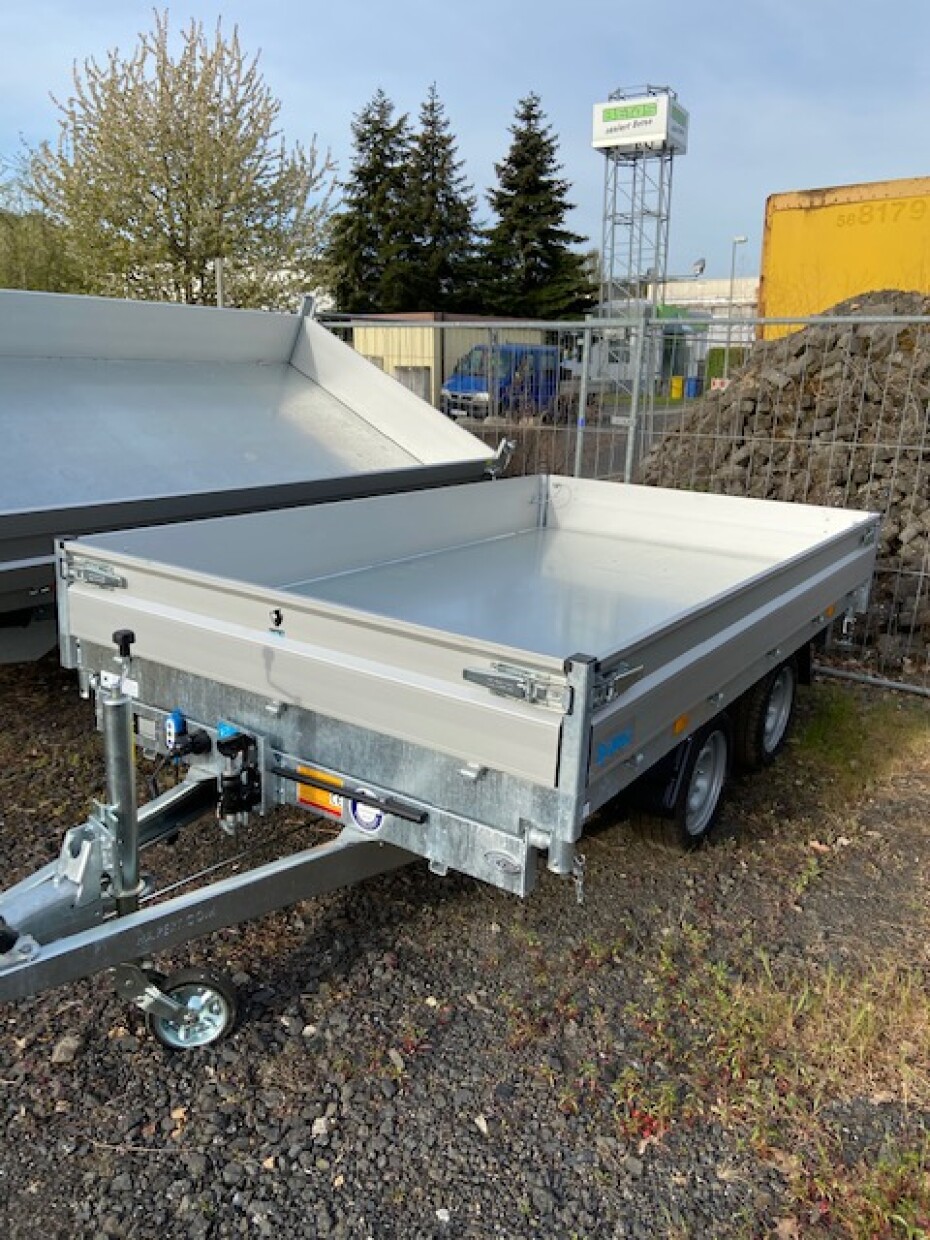 Hapert Dreiseitenkipper mit elektr. Bedienung und Notpumpe