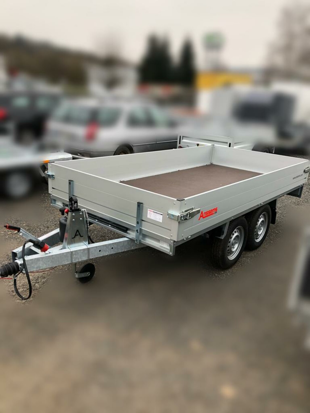 Anssems Rückwärtskipper mit Schwarzen Felgen 2000 kg 