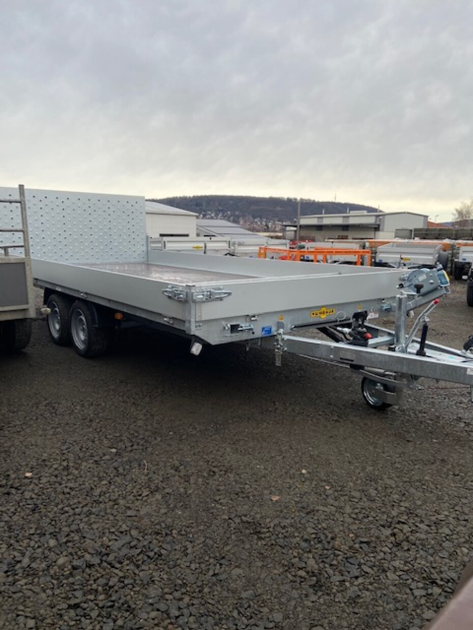 Humbaur Fahrzeugtransporter 4,7 x 2,1 x 0,9 m