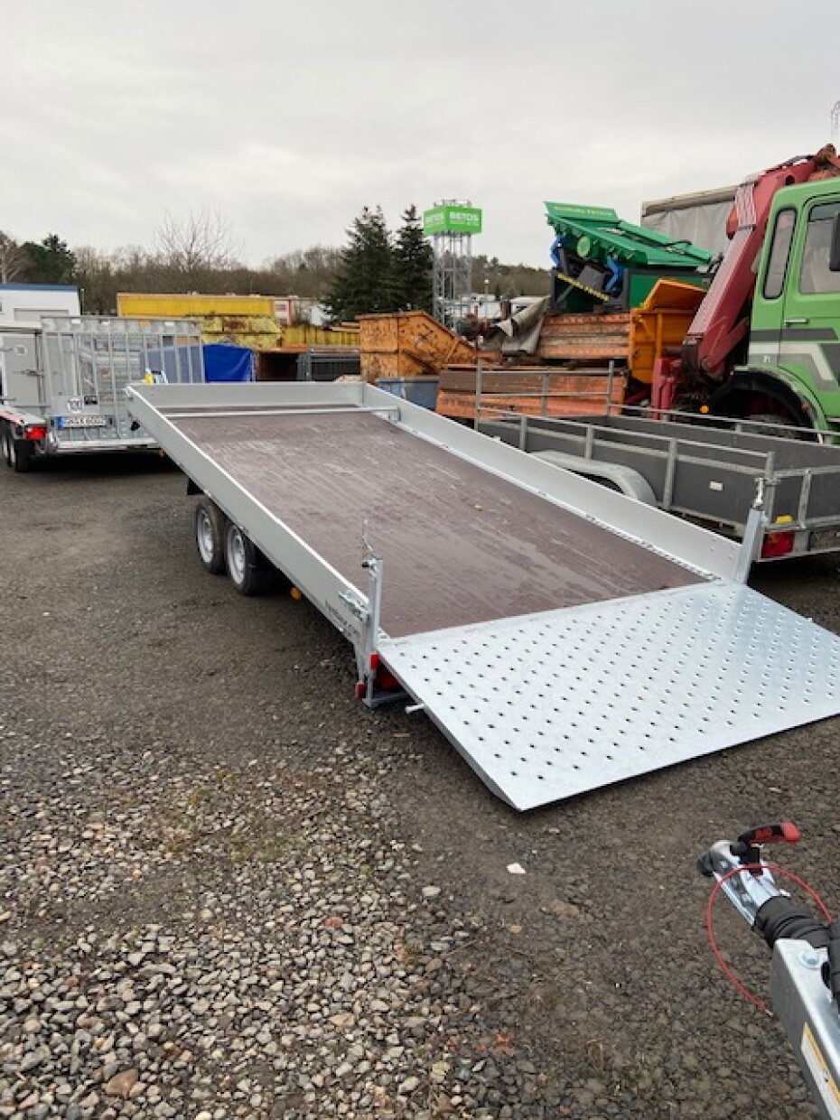 Humbaur Fahrzeugtransporter 4,7 x 2,1 x 0,9 m