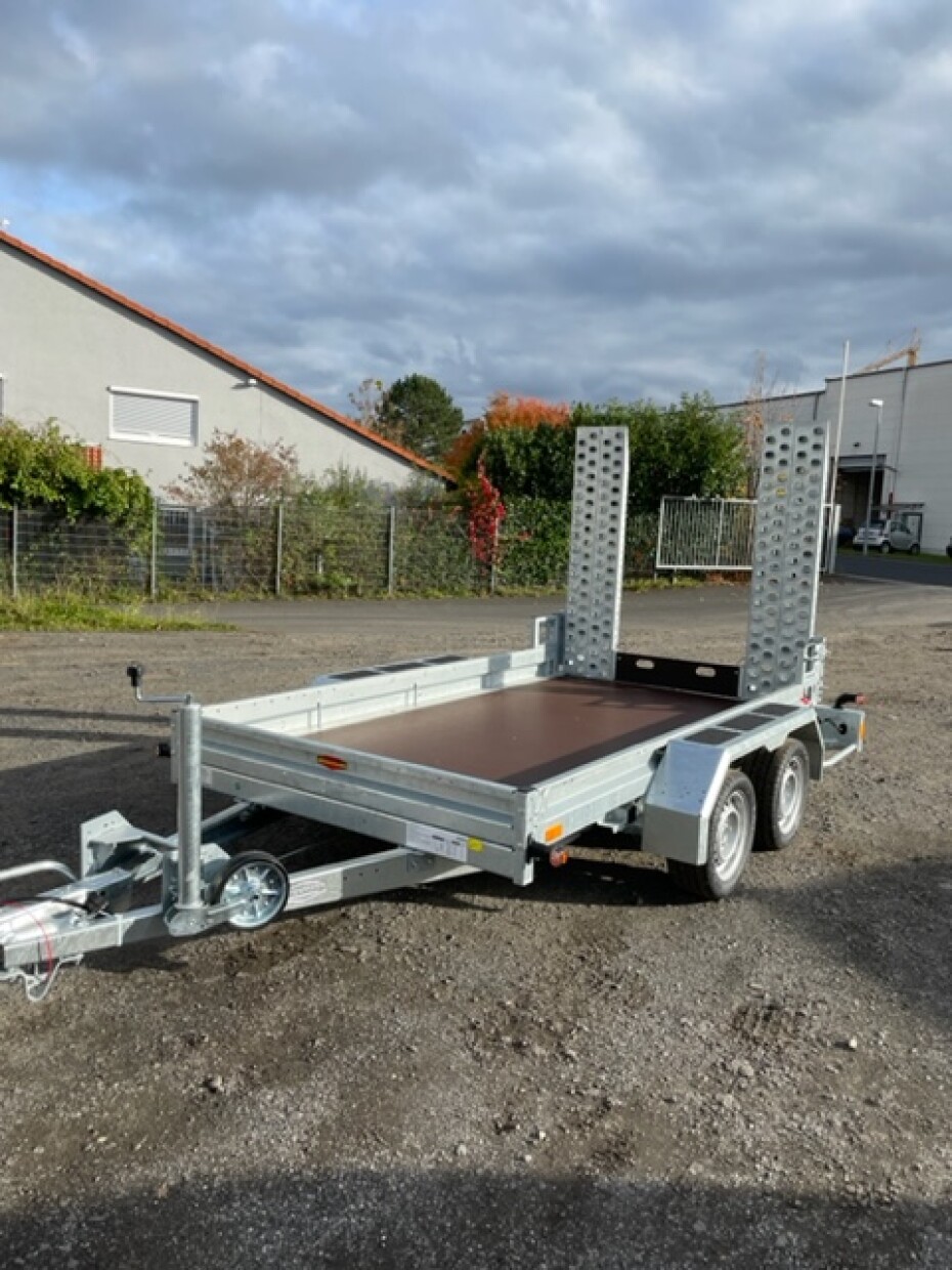 Böckmann Baumaschinentransporter 