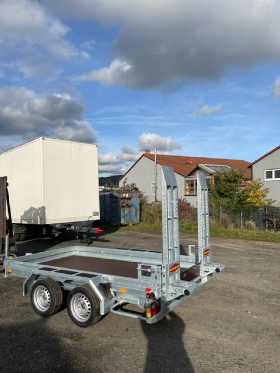 Böckmann Baumaschinentransporter 