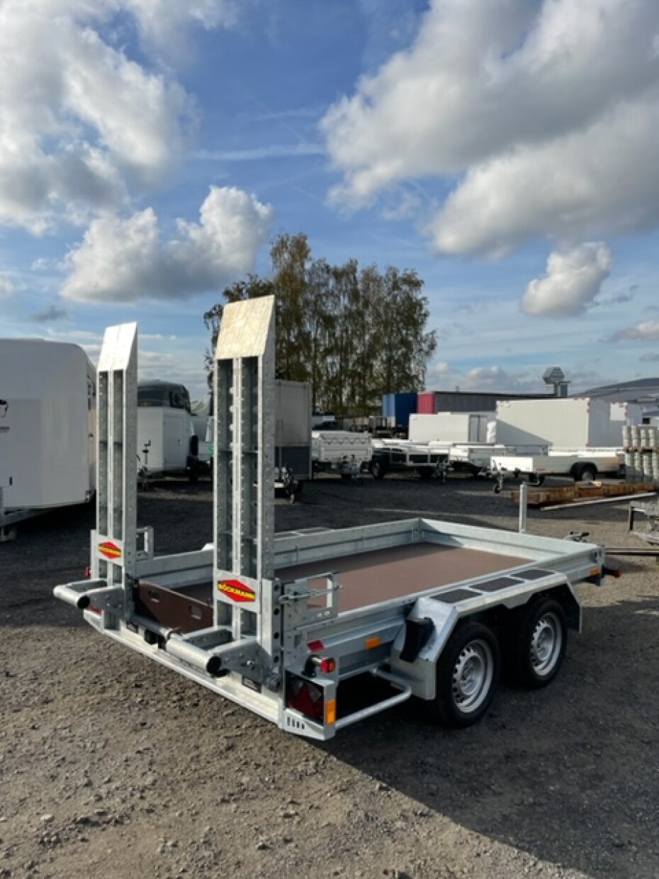 Böckmann Baumaschinentransporter 