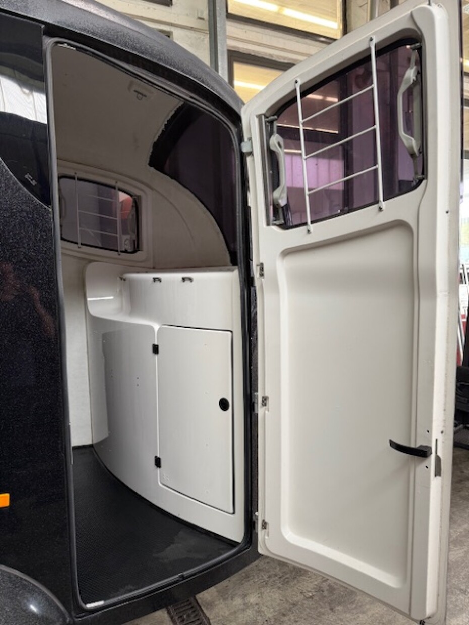 Humbaur Pferdeanhänger Maximus Deluxe - Top Zustand