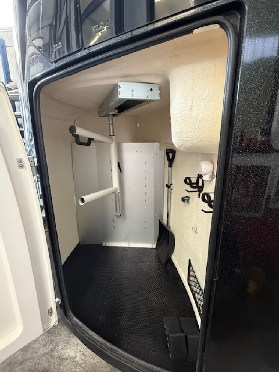 Humbaur Pferdeanhänger Maximus Deluxe - Top Zustand