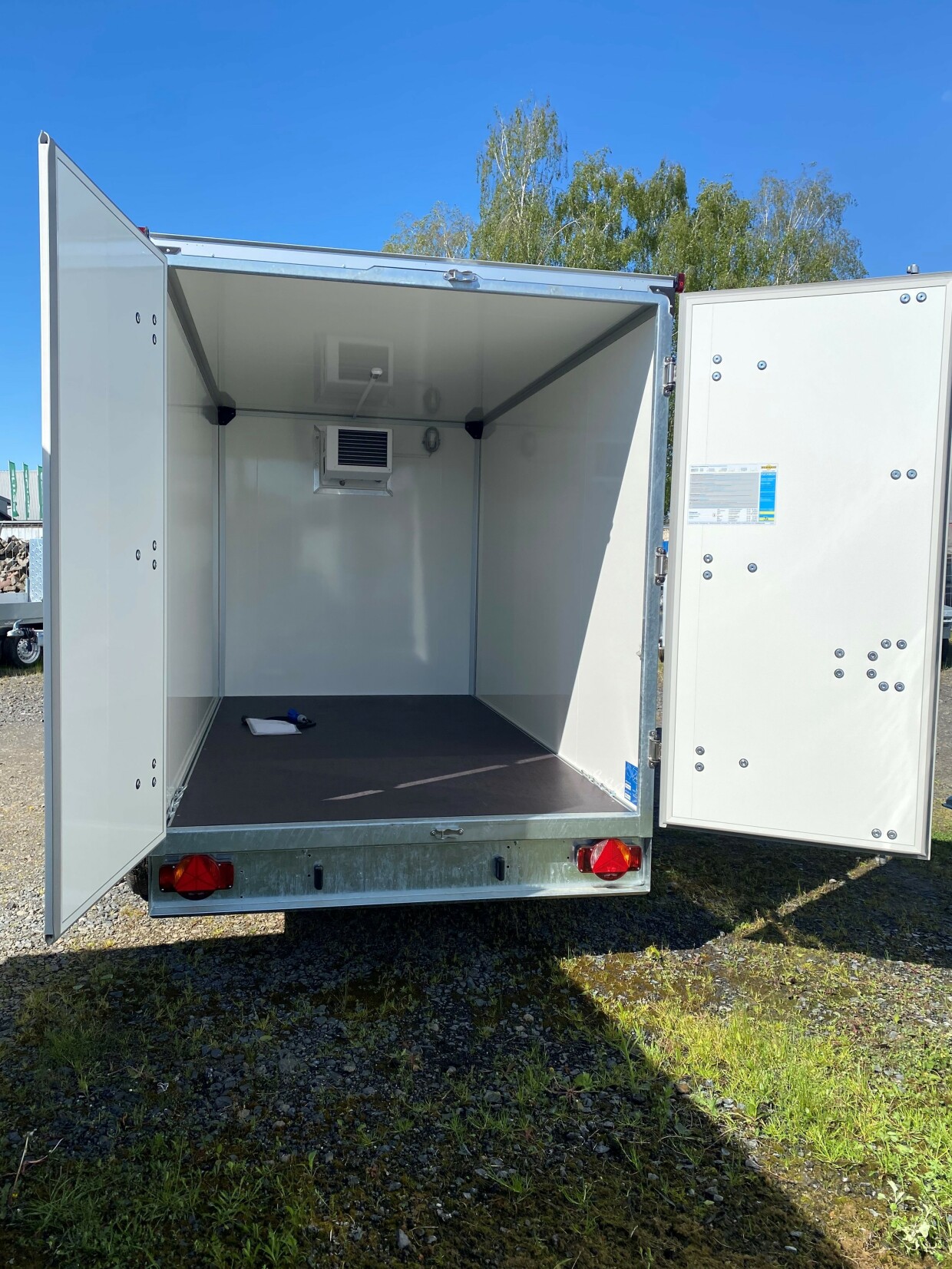 Humbaur Kühlanhänger 3,18 x 1,73 x 1,88m 2-Achser 